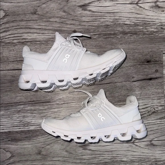 On Running Cloud Swift AD White Athletic Shoes with Chunky Sole - Picture 7 of 7